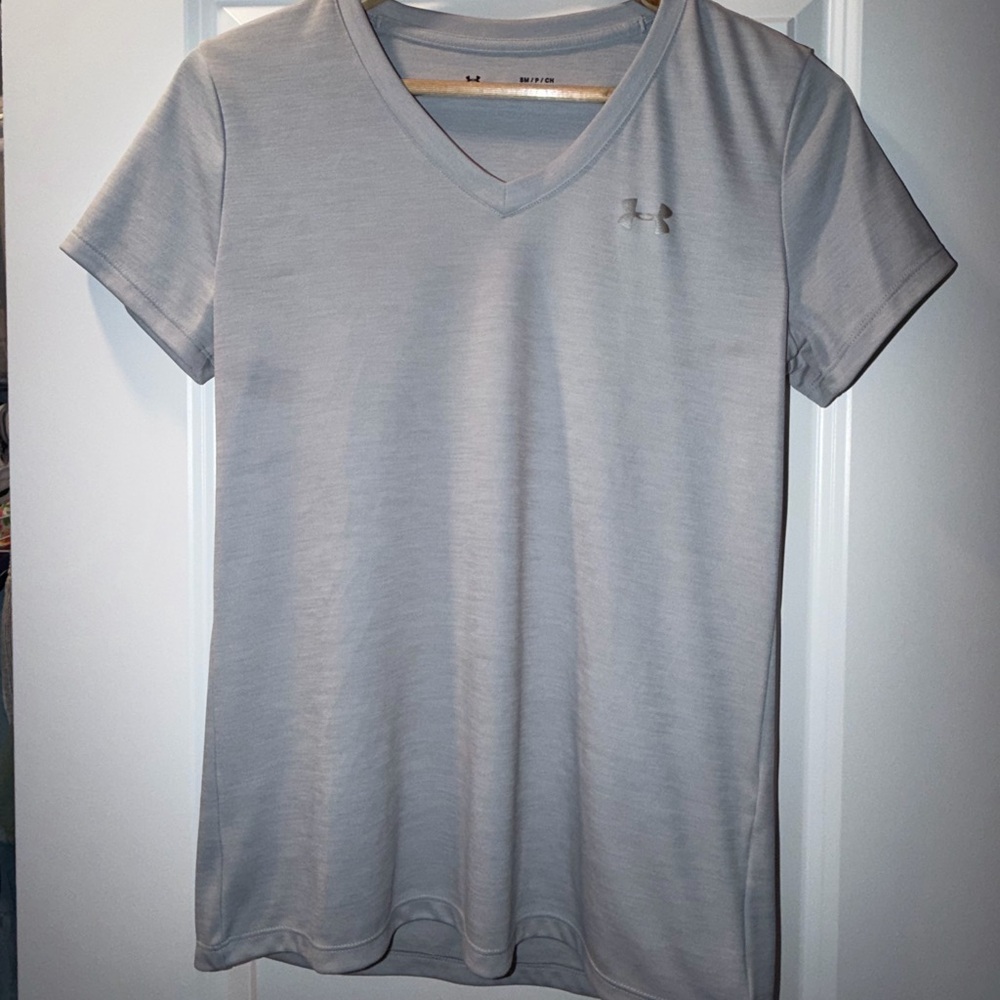 Under Armour Women's Light Gray V-Neck Tee